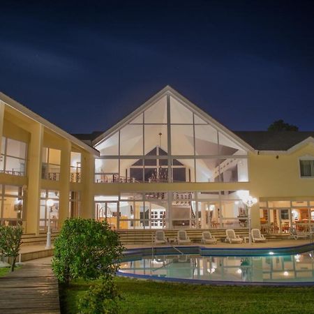 Parque Hotel Jean Clevers بونتا دل استي المظهر الخارجي الصورة The clubhouse at the Royal Natal Golf Club