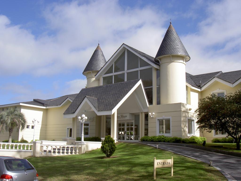 Parque Hotel Jean Clevers بونتا دل استي المظهر الخارجي الصورة The clubhouse at the Stellenbosch Golf Club