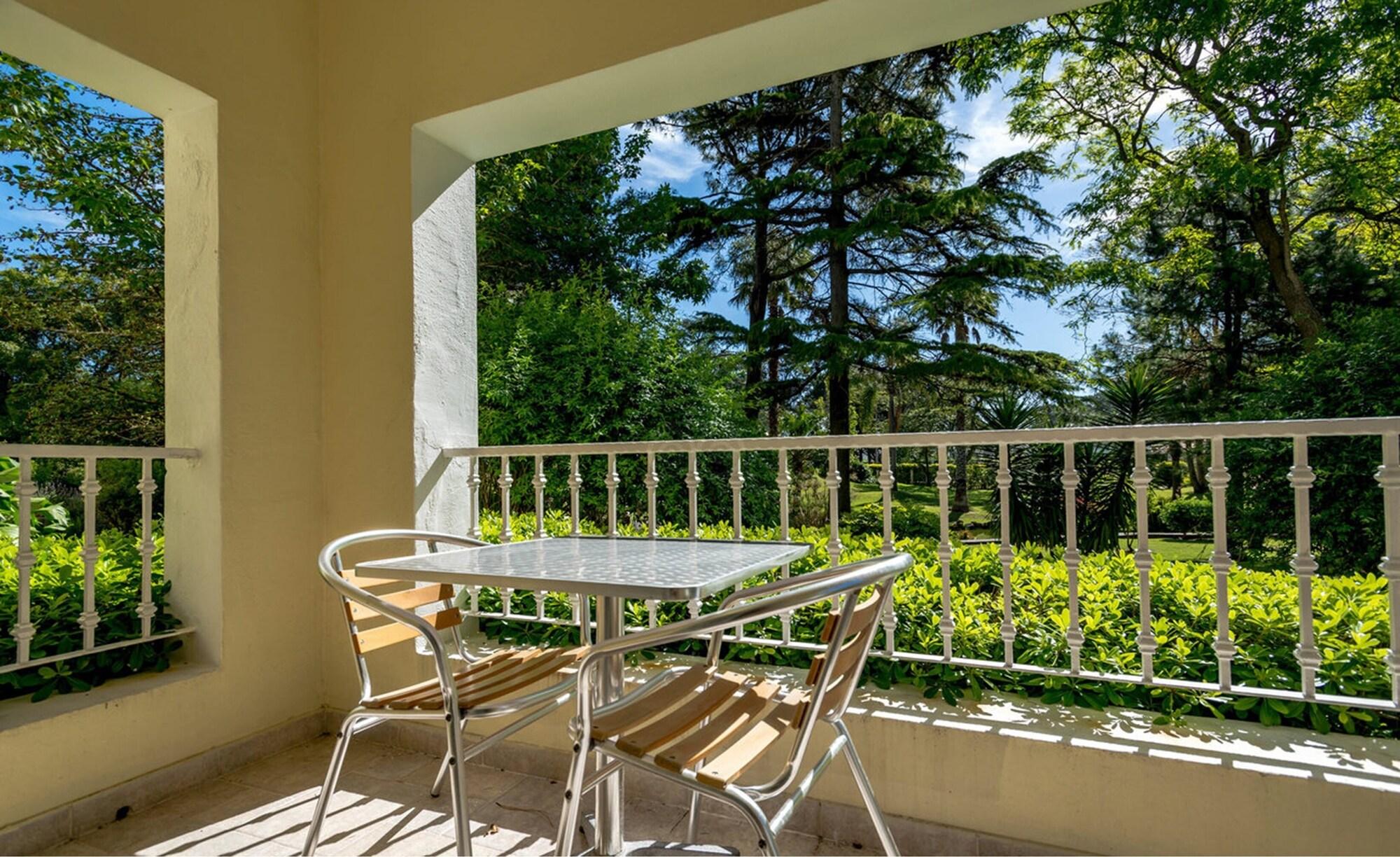 Parque Hotel Jean Clevers بونتا دل استي المظهر الخارجي الصورة A balcony