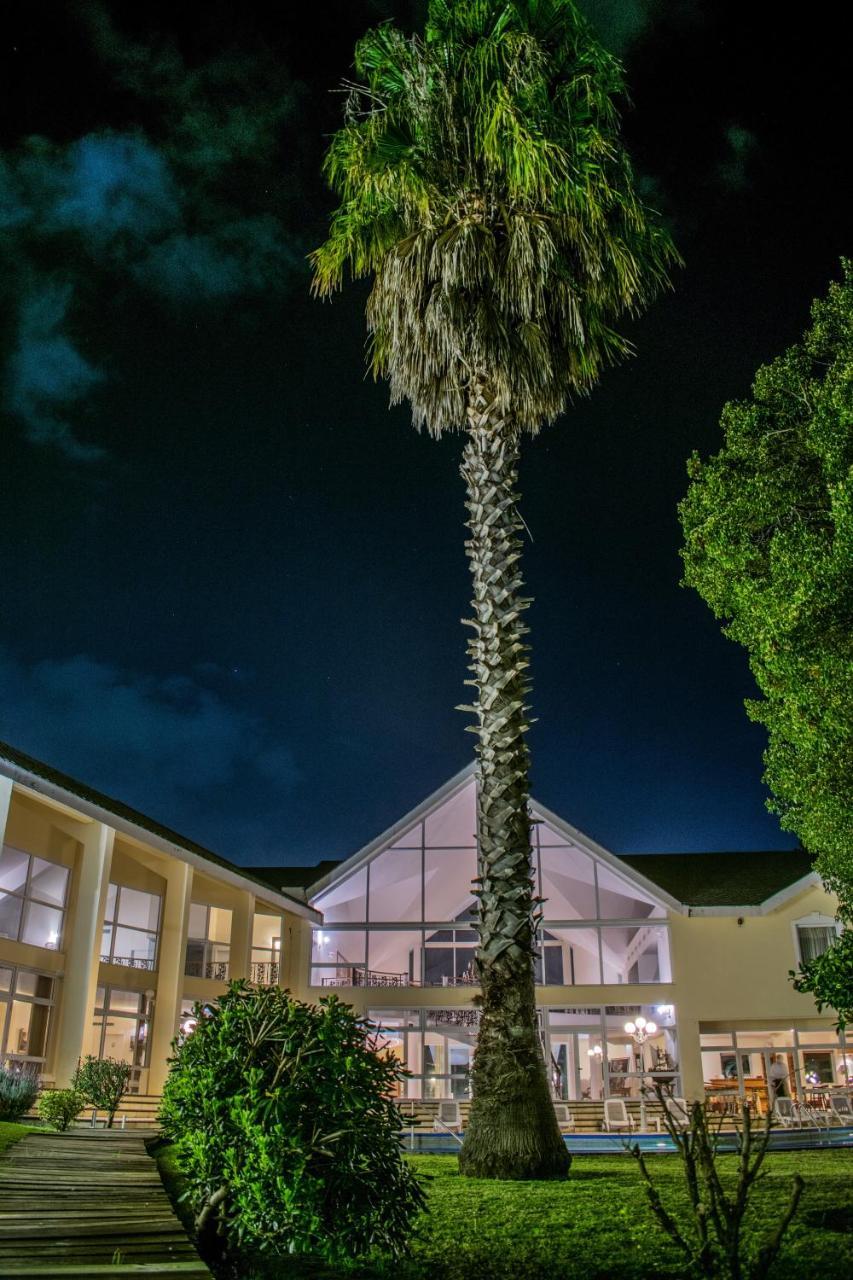 Parque Hotel Jean Clevers بونتا دل استي المظهر الخارجي الصورة The main building at night